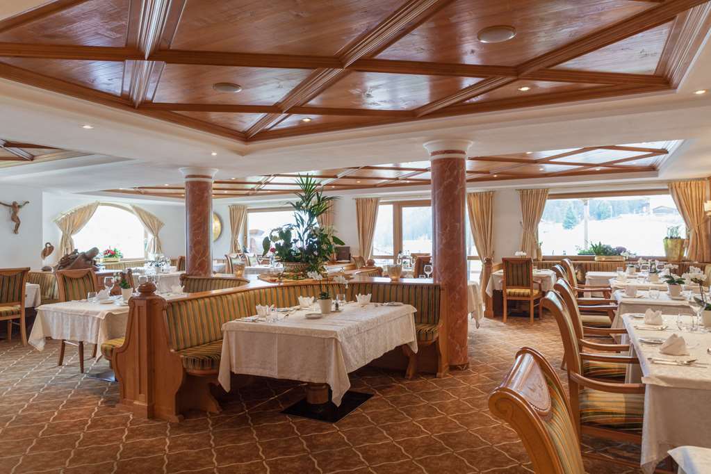 Og Granvara Relais And Spa Selva di Val Gardena Restaurant photo