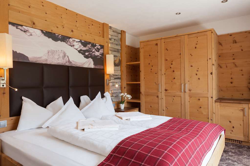 Og Granvara Relais And Spa Selva di Val Gardena Room photo